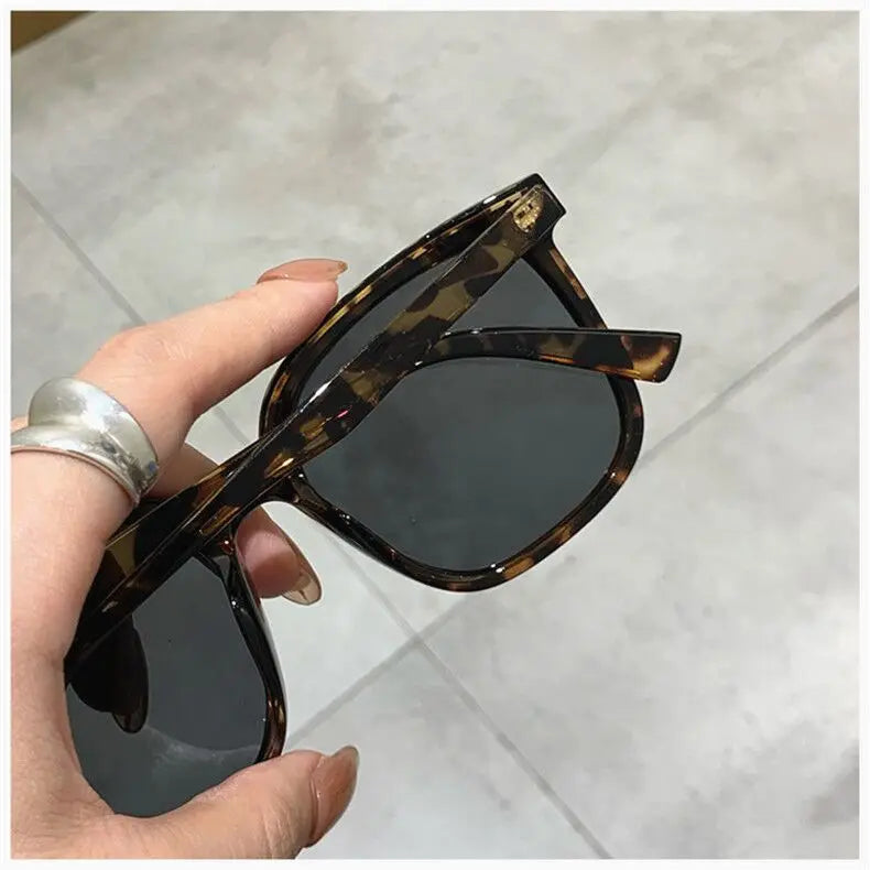 Square Sunglasses Women Designer Luxury Cat Eye Sun Glasses Female Classic Vintage Eyewear UV400 Outdoor Holiday Glasses